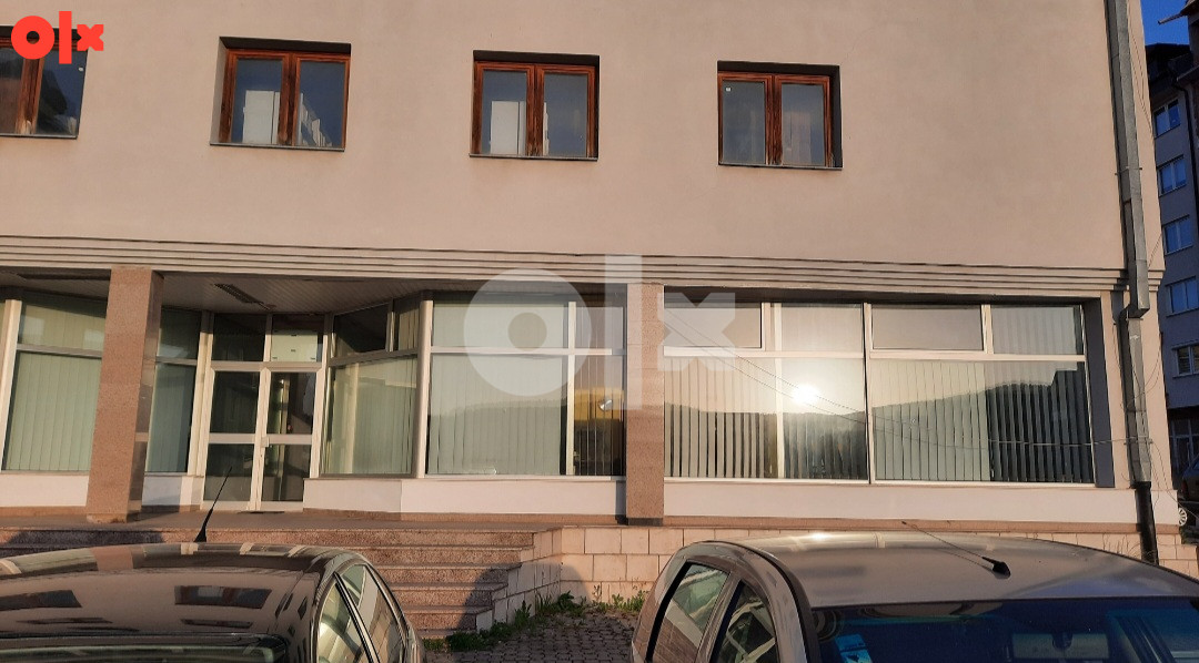 Poslovni prostor Pale 85m2 CENTAR 6