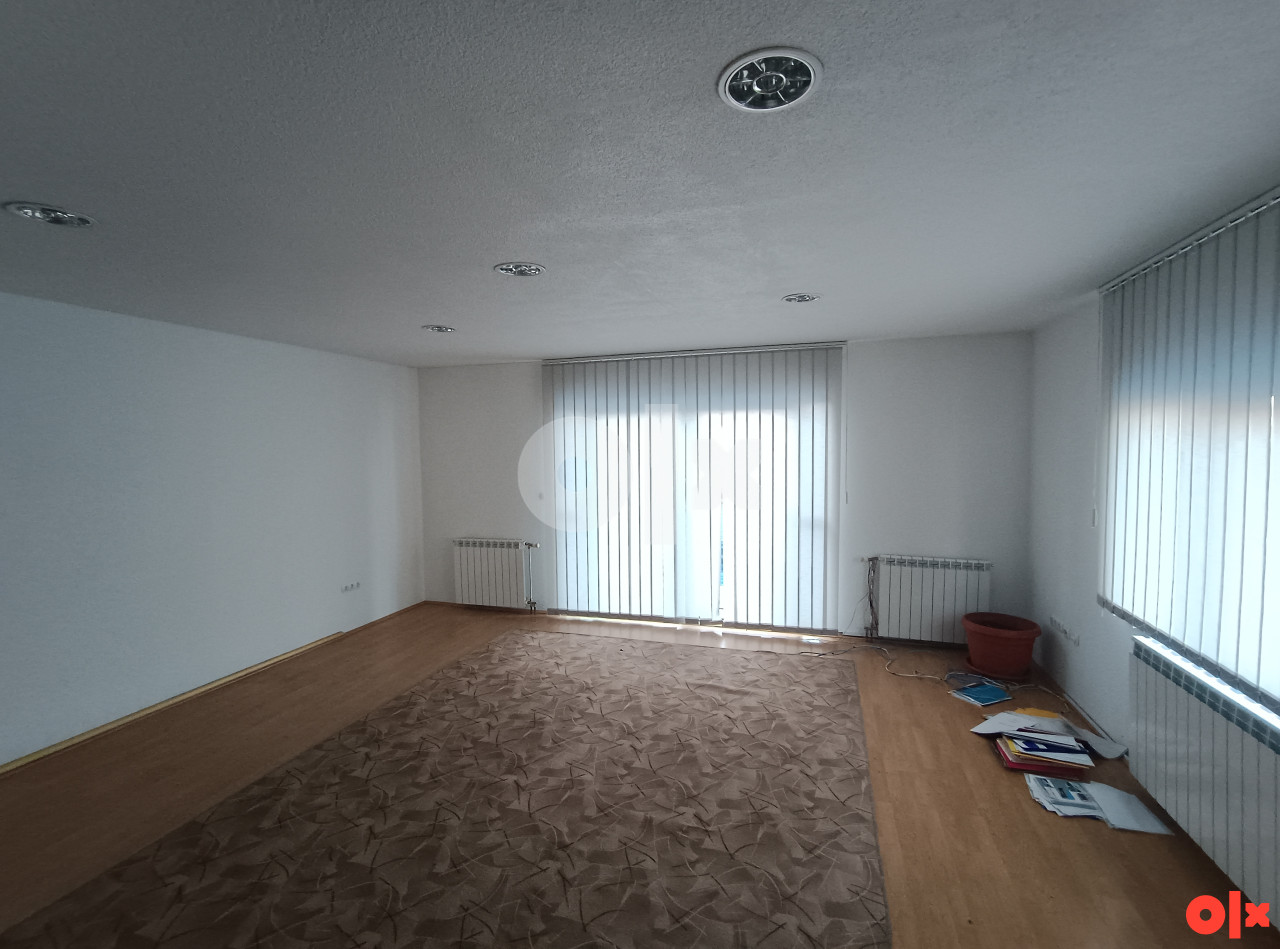 Proizvodna hala sa skladištem i kancelarijama - Cazin 1500m2 6
