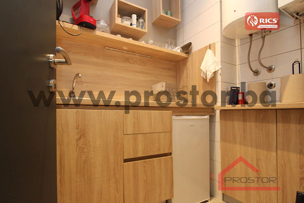 PROSTOR izdaje: Poslovni prostor, 70m2, Jošanička 12