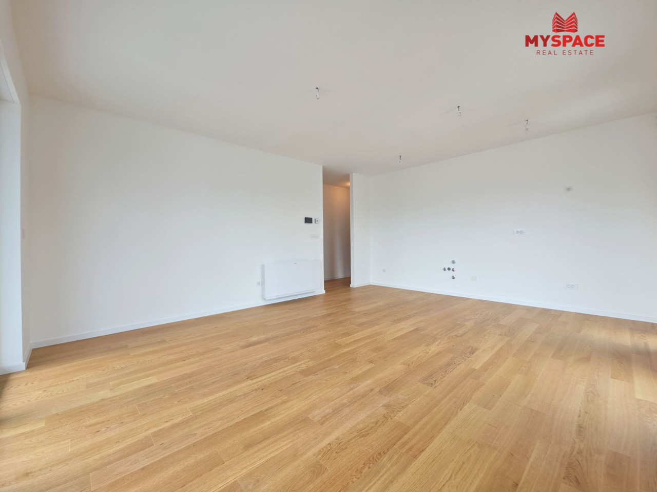 MY SPACE/ Stan sa garazom/ Socijalno/ MOJ KVART/ 85 m2 4