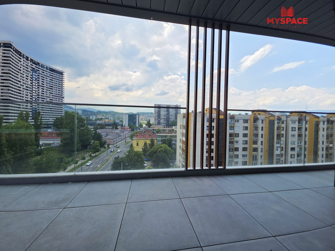MY SPACE/ Stan sa garazom/ Socijalno/ MOJ KVART/ 85 m2 5