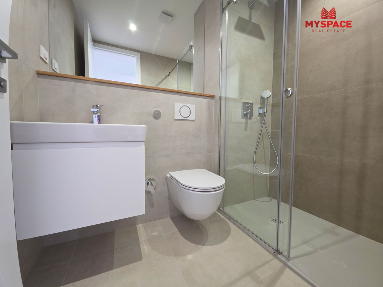 MY SPACE/ Stan sa garazom/ Socijalno/ MOJ KVART/ 85 m2 10