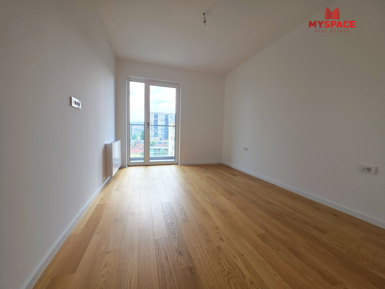 MY SPACE/ Stan sa garazom/ Socijalno/ MOJ KVART/ 85 m2 11