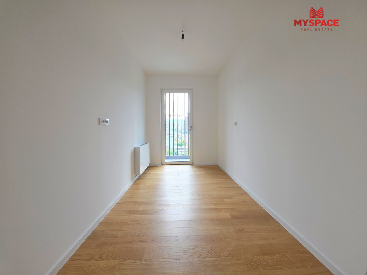 MY SPACE/ Stan sa garazom/ Socijalno/ MOJ KVART/ 85 m2 13