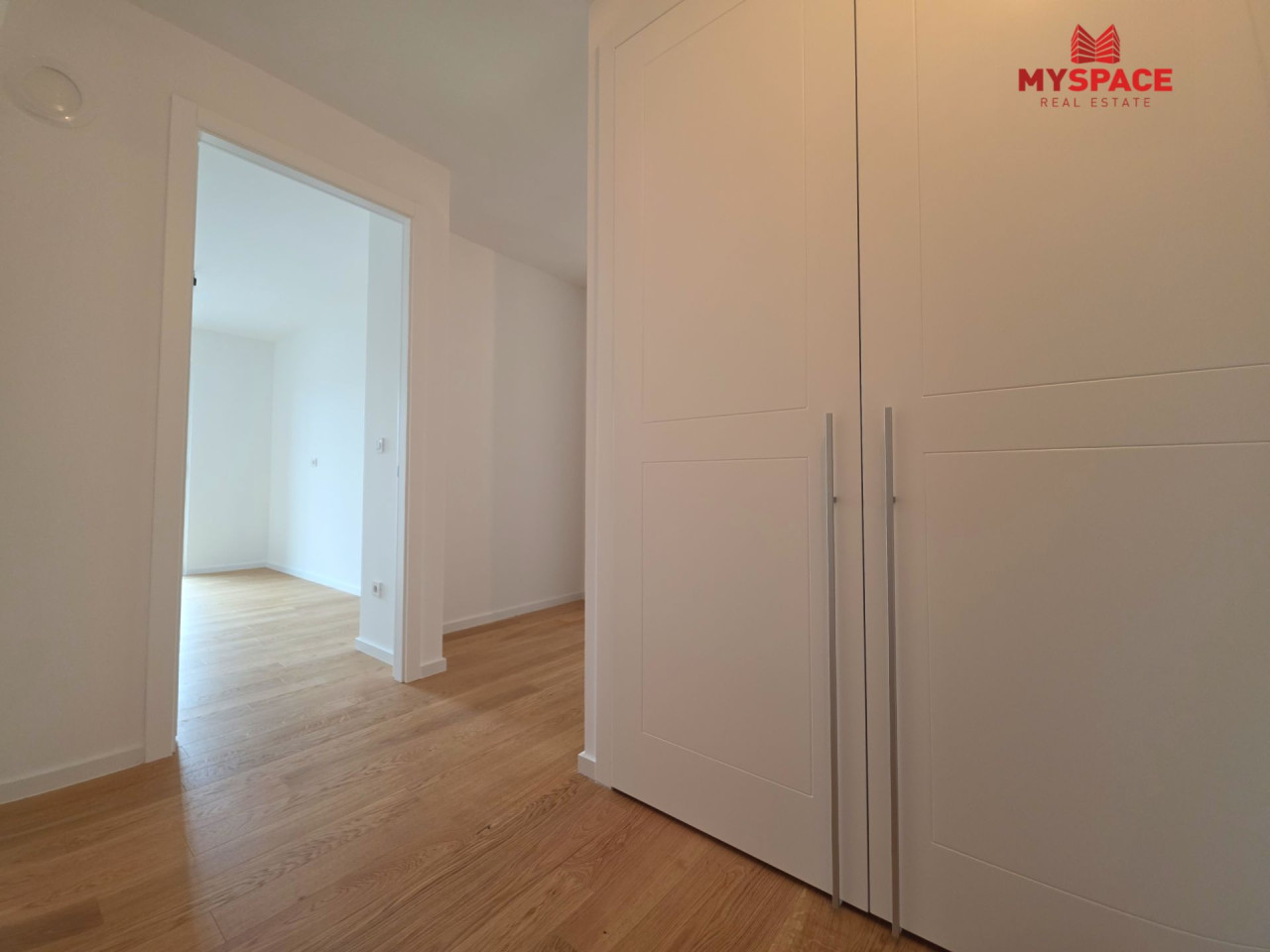 MY SPACE/ Stan sa garazom/ Socijalno/ MOJ KVART/ 85 m2 15