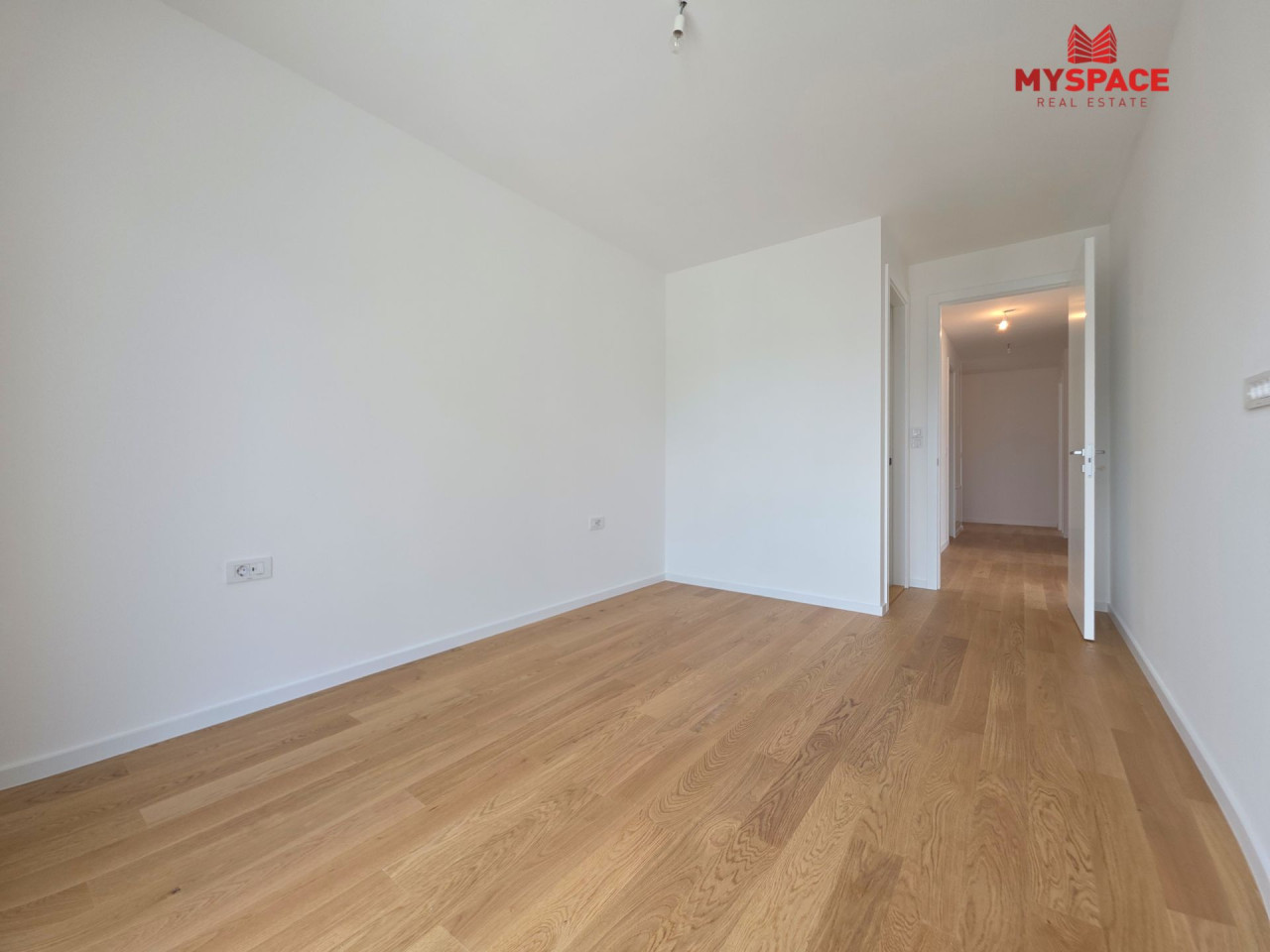 MY SPACE/ Stan sa garazom/ Socijalno/ MOJ KVART/ 85 m2 18