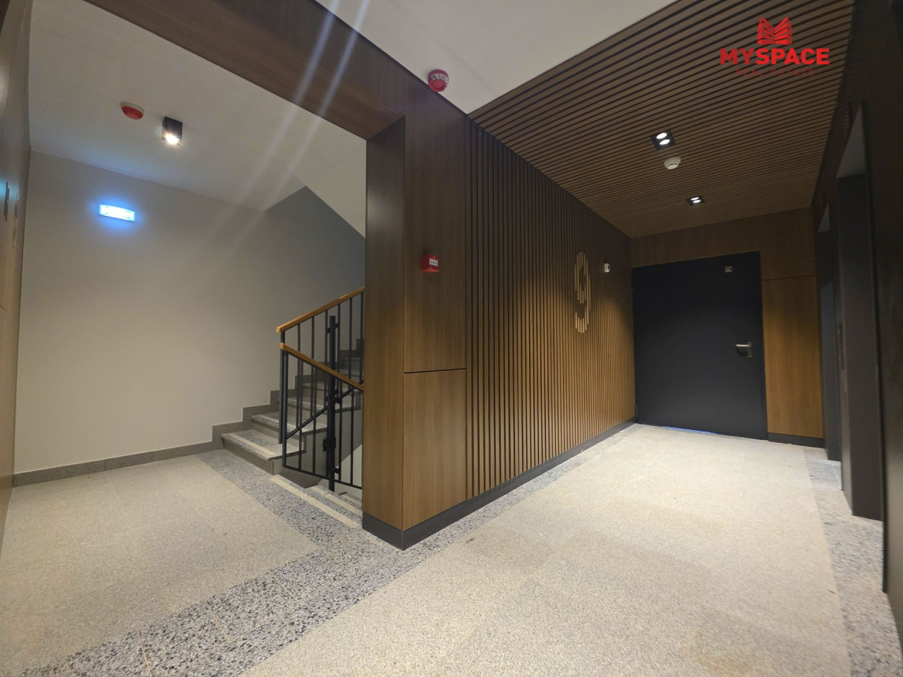 MY SPACE/ Stan sa garazom/ Socijalno/ MOJ KVART/ 85 m2 19