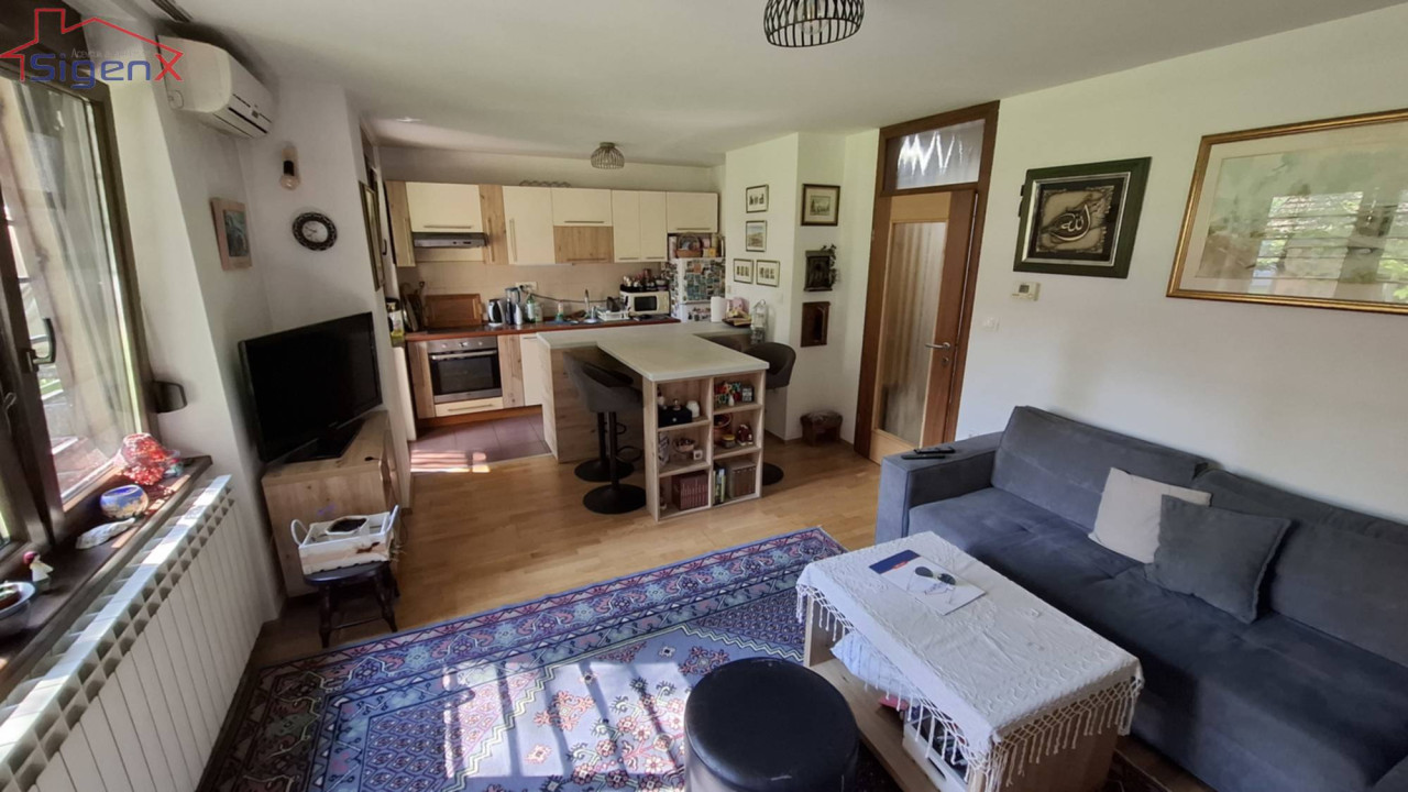 Sigenx prodaje /trosoban stan/adaptiran/namješten/Grbavica/72 m2 5
