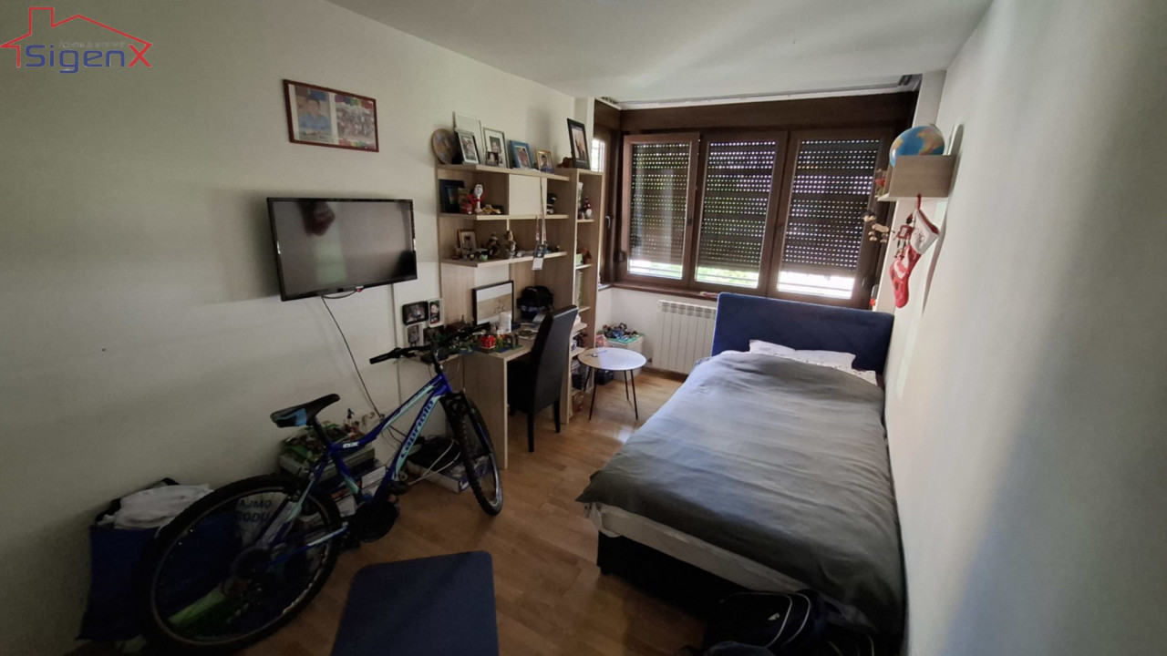 Sigenx prodaje /trosoban stan/adaptiran/namješten/Grbavica/72 m2 12