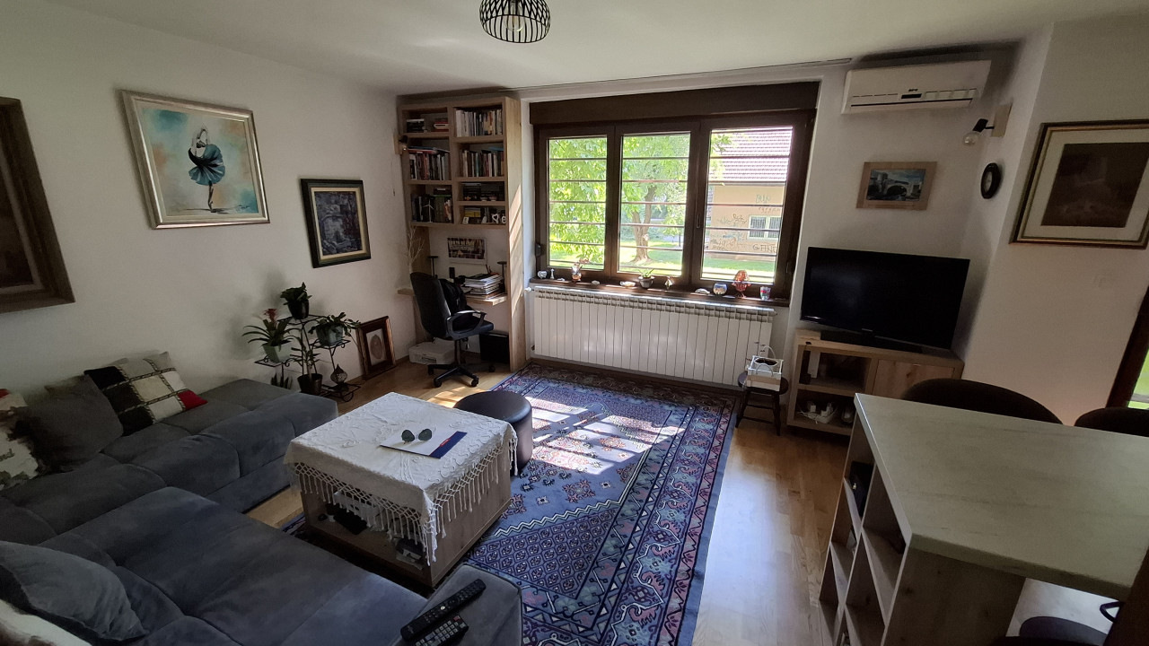 Sigenx prodaje /trosoban stan/adaptiran/namješten/Grbavica/72 m2 3
