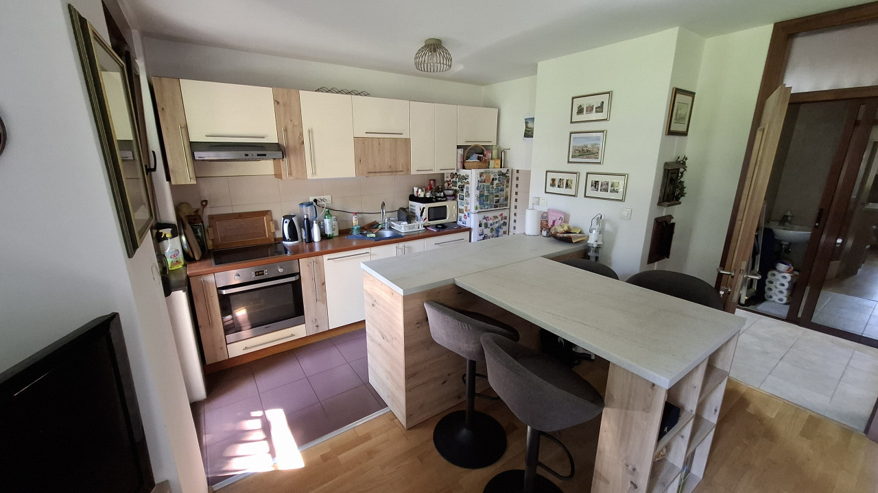 Sigenx prodaje /trosoban stan/adaptiran/namješten/Grbavica/72 m2 6