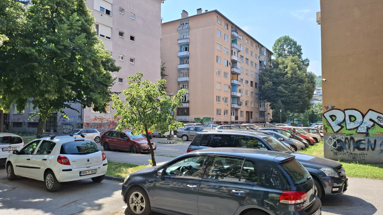 Sigenx prodaje /trosoban stan/adaptiran/namješten/Grbavica/72 m2 17