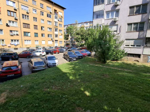 Sigenx prodaje /trosoban stan/adaptiran/namješten/Grbavica/72 m2