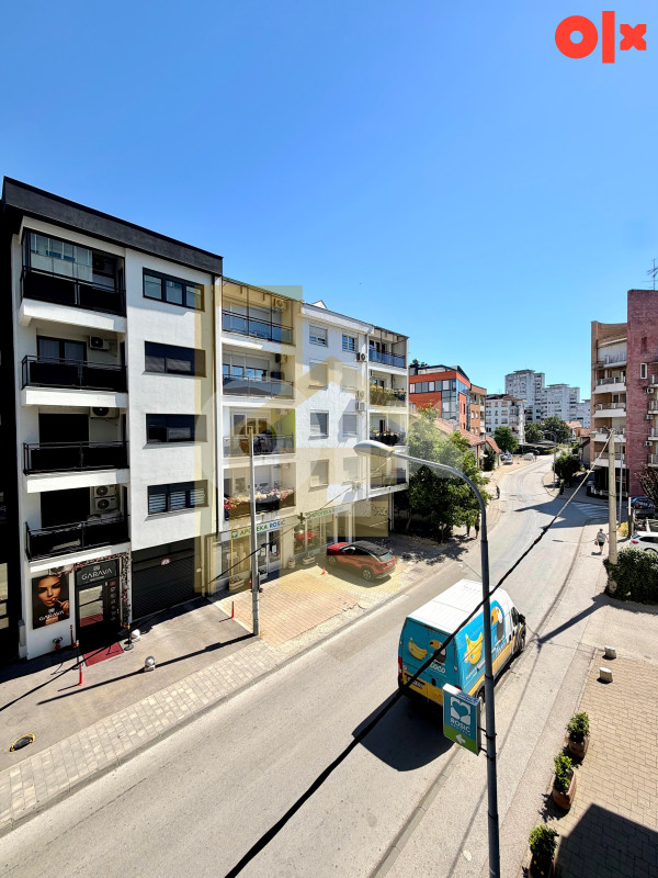 Iznajmljujemo trosoban stan sa garažom, Centar 25
