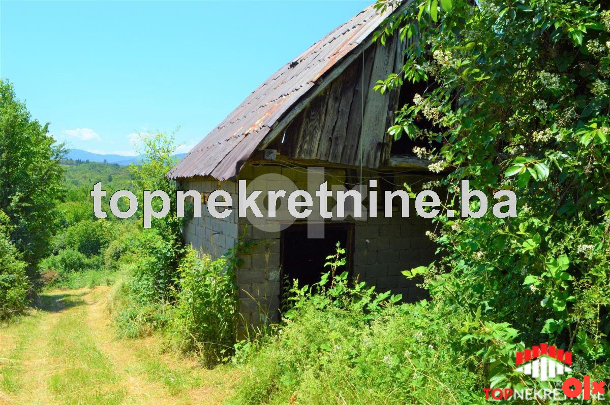 Zemljište, 9891m2, dva objekta, Bojnik 5