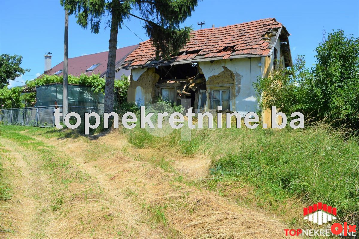 Zemljište, 9891m2, dva objekta, Bojnik 6