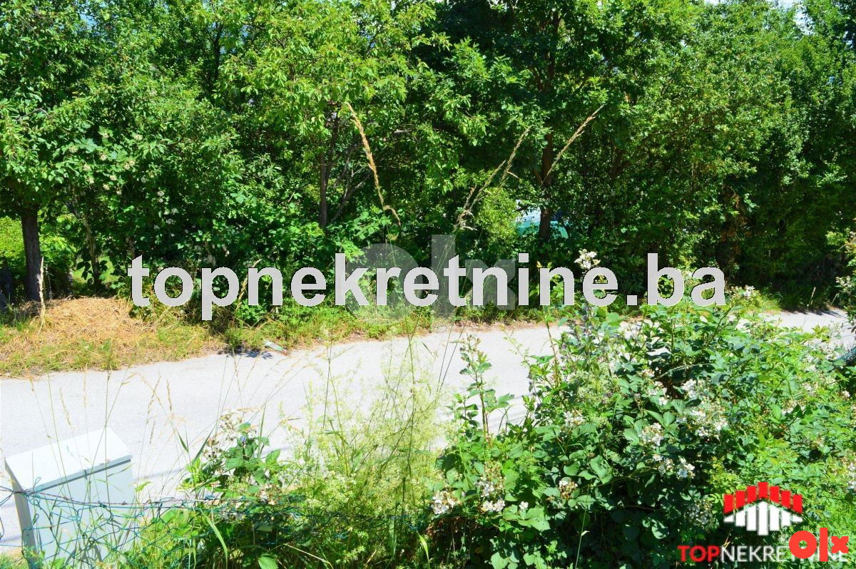 Zemljište, 9891m2, dva objekta, Bojnik 8