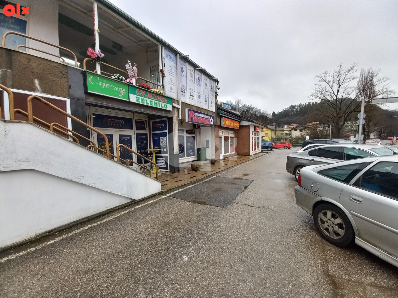 Izdaje se Poslovni prostor, Velika Kladuša centar (kat. stan) 7