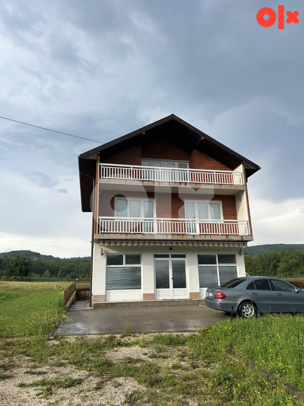 Kuća Bilalovac Kiseljak 9,5x8,5 m2 tri etaže, poslovni
