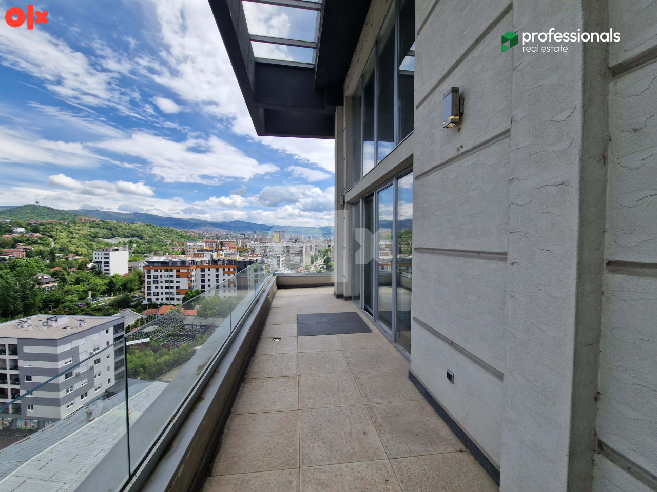 Penthouse sa dvije garaže novogradnja Nova Otoka  Sarajevo 139 m2 24