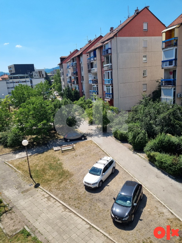 Stan Zenica 81m2 16