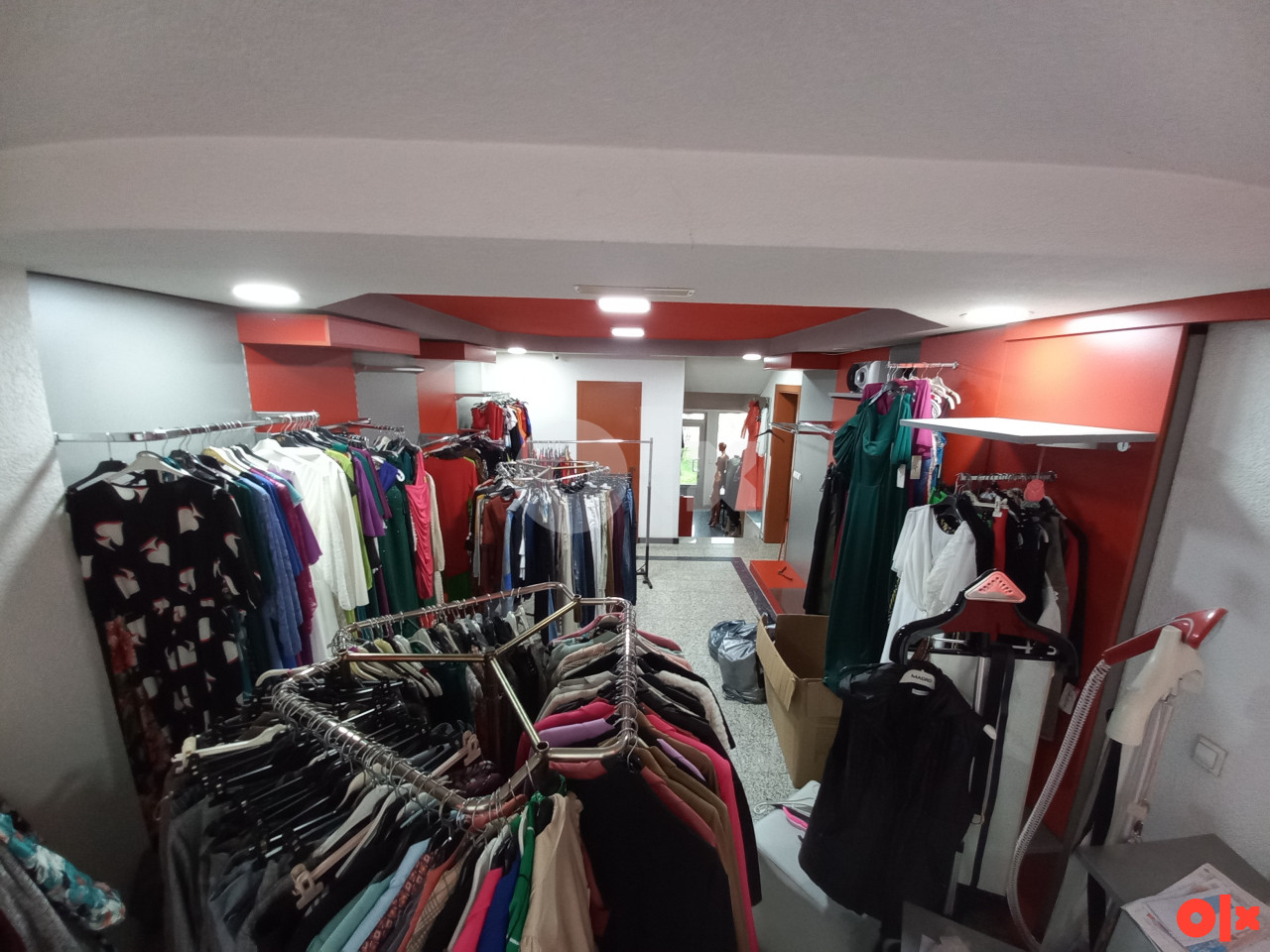 Izdaje se Poslovni prostor, Velika Kladuša centar 65m2(kat. stan) 5