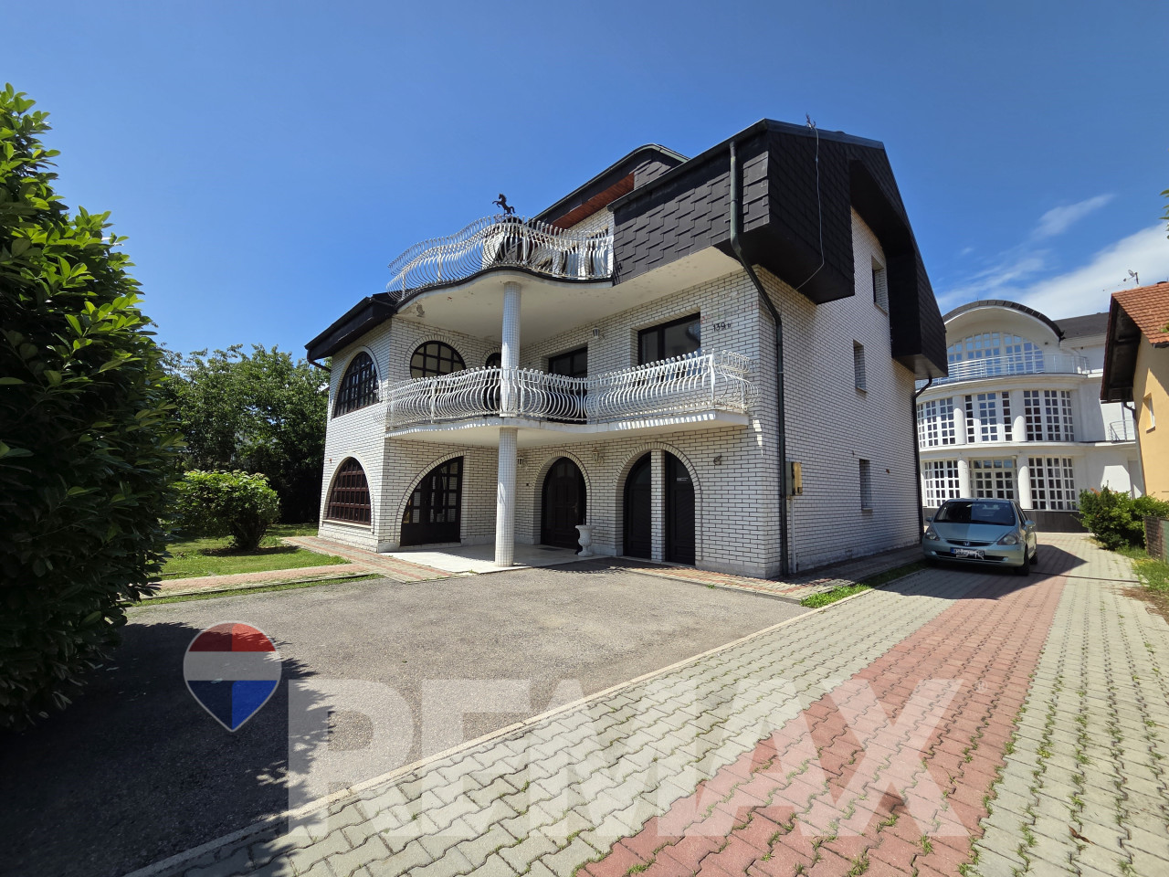 Kuća za najam 330m2,3 etaže,plac 852m2, parking,pogodno za vrtić
