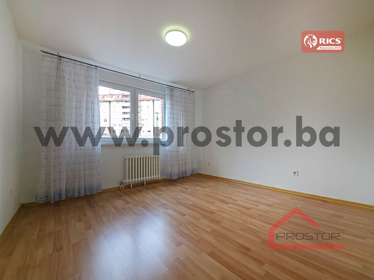 PROSTOR izdaje: Trosoban stan, Dobrinja 3