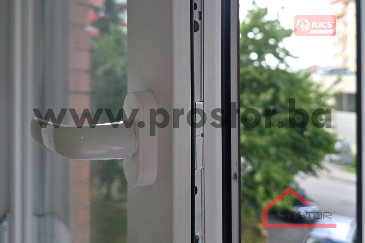 PROSTOR izdaje: Trosoban stan, Dobrinja 14