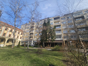 Dvosoban stan / Jadranska / Centar