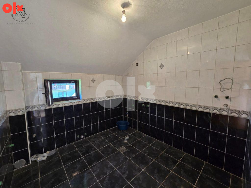 KUĆA NA VRBASU; plac od 1500m2 sa top kućom 15