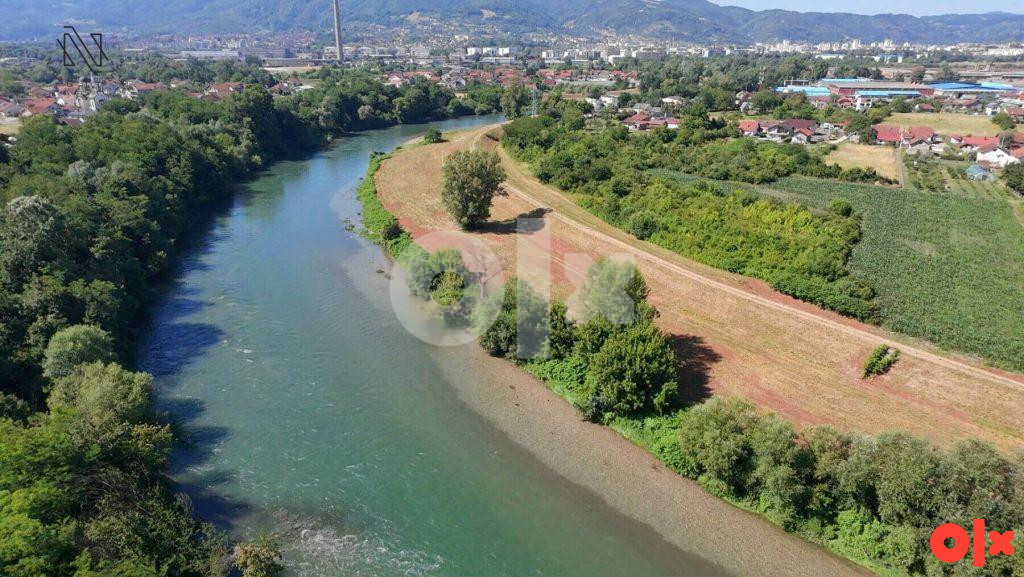 KUĆA NA VRBASU; plac od 1500m2 sa top kućom 8