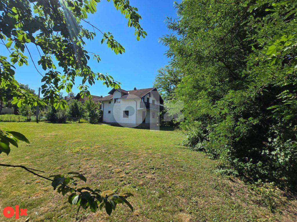 KUĆA NA VRBASU; plac od 1500m2 sa top kućom 9