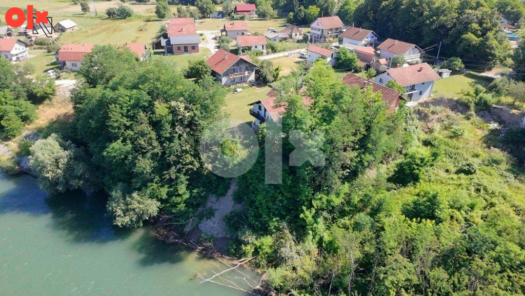 KUĆA NA VRBASU; plac od 1500m2 sa top kućom 11