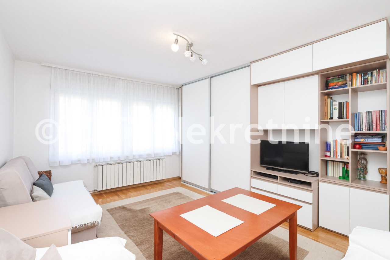 Manji dvosoban namješten stan - Centar - Marijin dvor - 33 m2 2