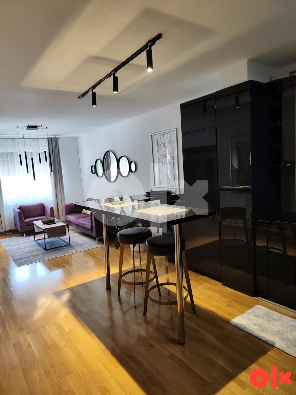 IZDAJE SE - DVOSOBAN STAN 51 m2 - BULEVAR - SARAJEVO 11