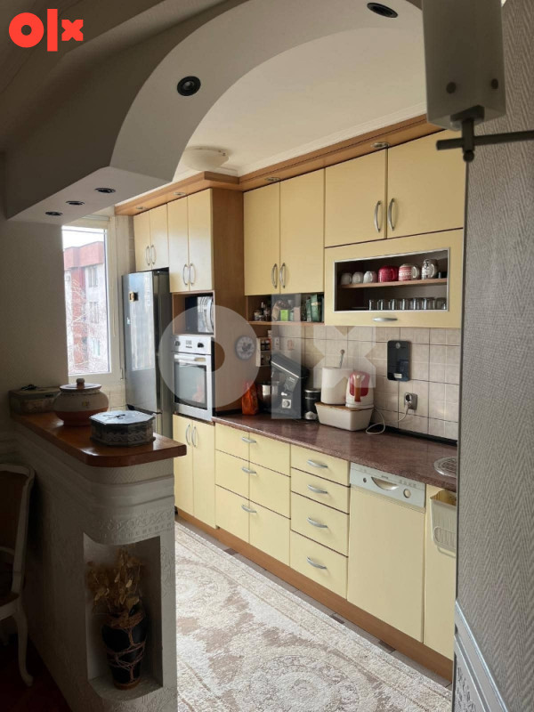 Trosoban stan u Blatuši Zenica 74 kvadr