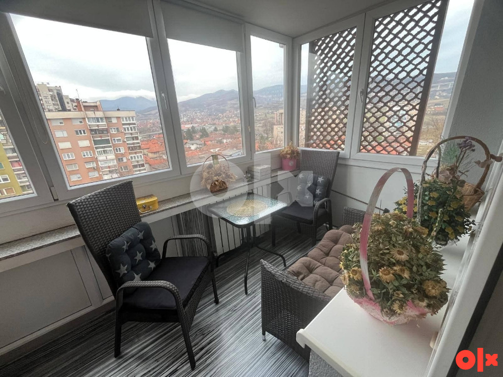 Trosoban stan u Blatuši Zenica 74 kvadr 21