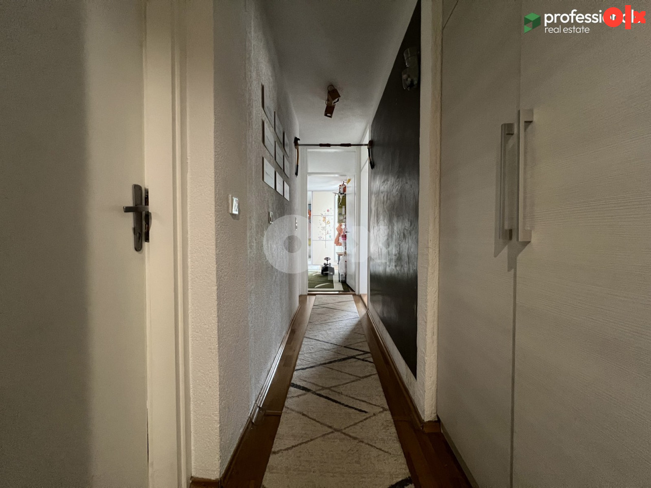Trosoban Stan Vogošća Sarajevo 76 m2 (90m2) 16