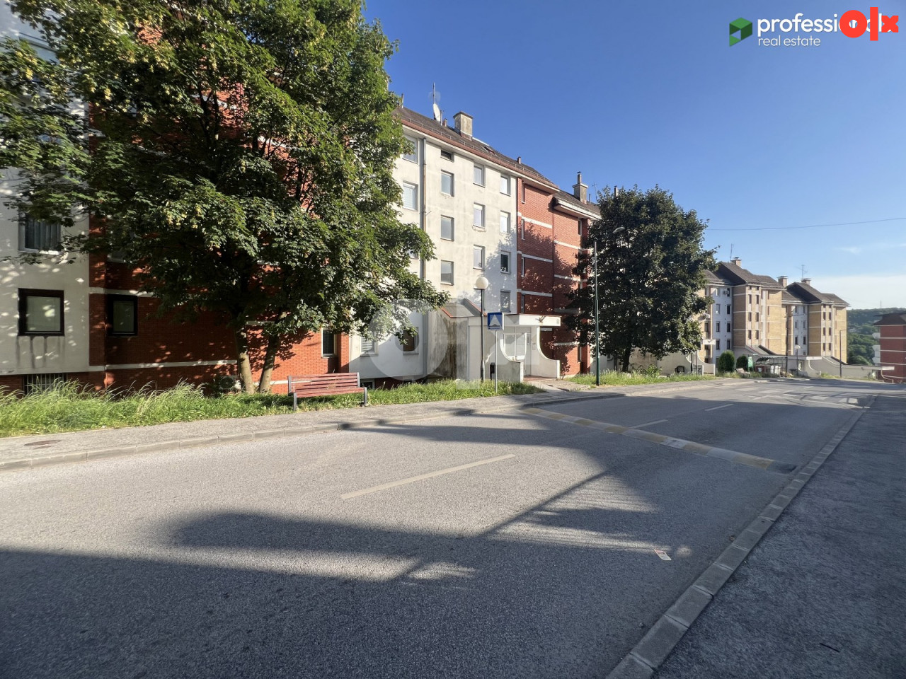 Trosoban Stan Vogošća Sarajevo 76 m2 (90m2) 20