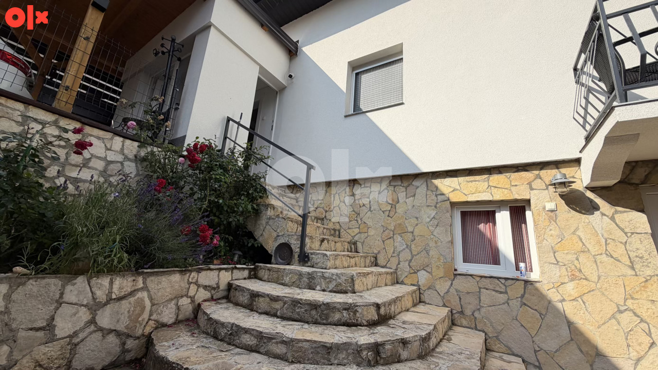 PRODAJA: Kuća sa dva odvojena stana Stari Grad 8
