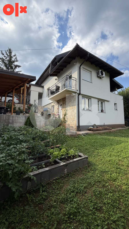 PRODAJA: Kuća sa dva odvojena stana Stari Grad 9