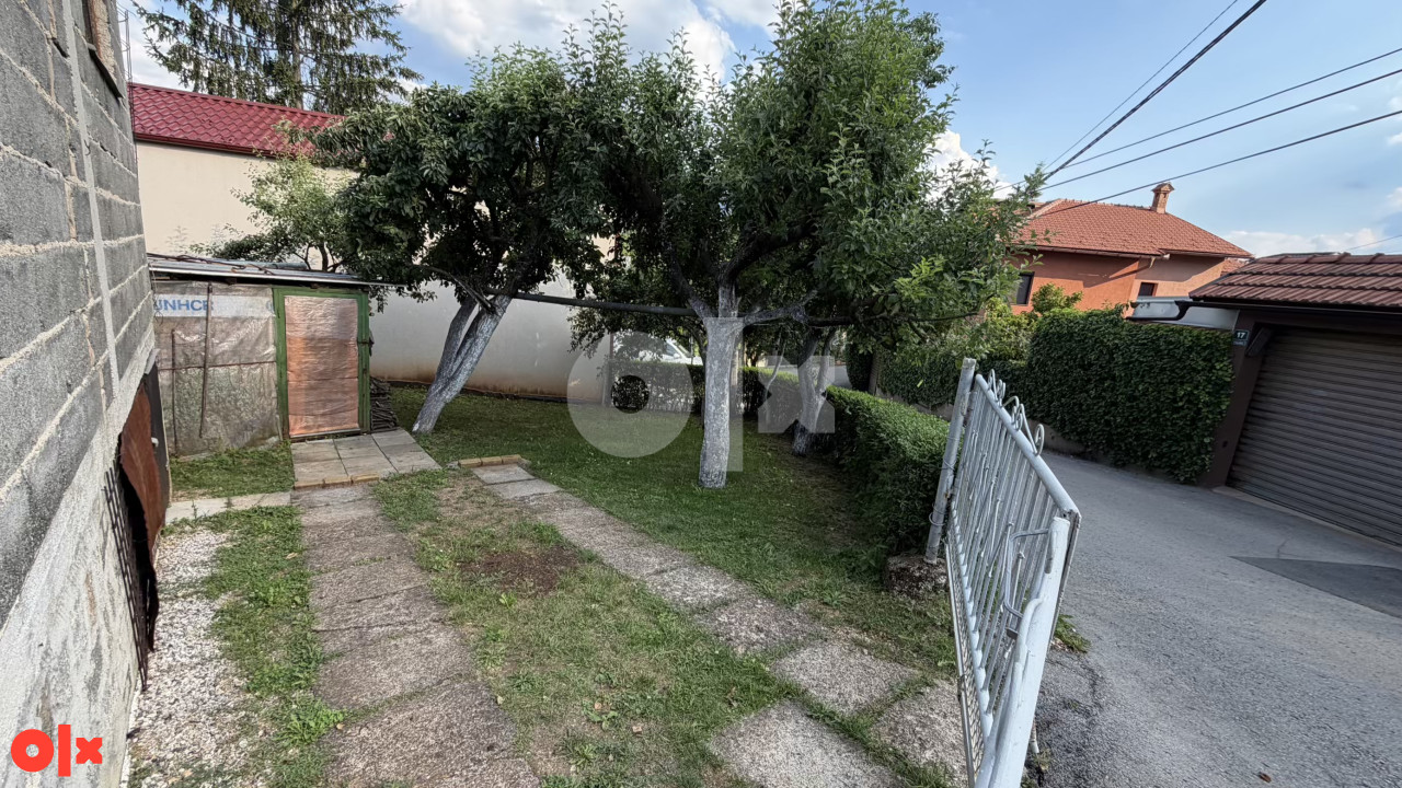PRODAJA: Kuća sa dva odvojena stana Stari Grad 13