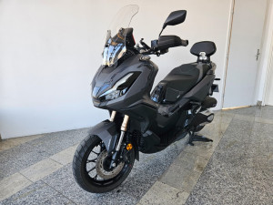 Honda ADV 350 kao NOVA/presla 4200km/dosta opreme