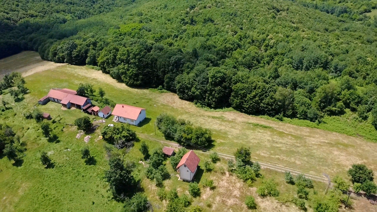 Seosko imanje sa objektima | okućnica 65 duluma - Ivanjska 4