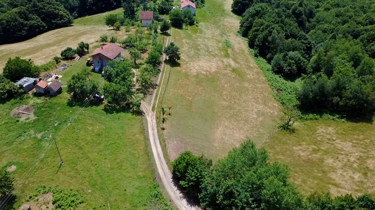 Seosko imanje sa objektima | okućnica 65 duluma - Ivanjska 11