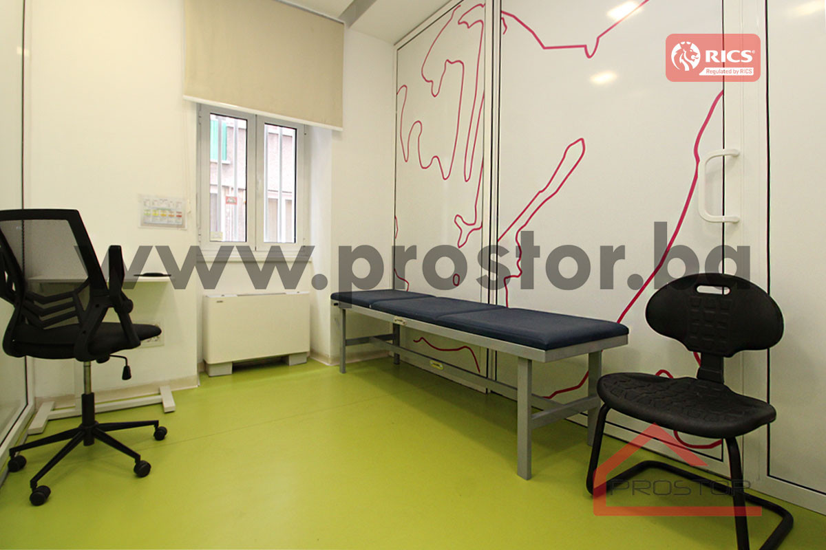 PROSTOR izdaje: Poslovni prostor, 78m2, Centar