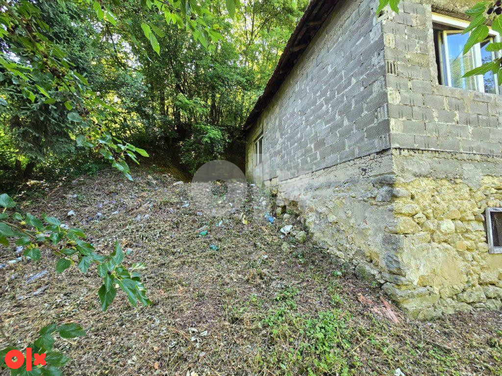 Plac sa starijom kućom u Potoku sa divnim pogledom 4