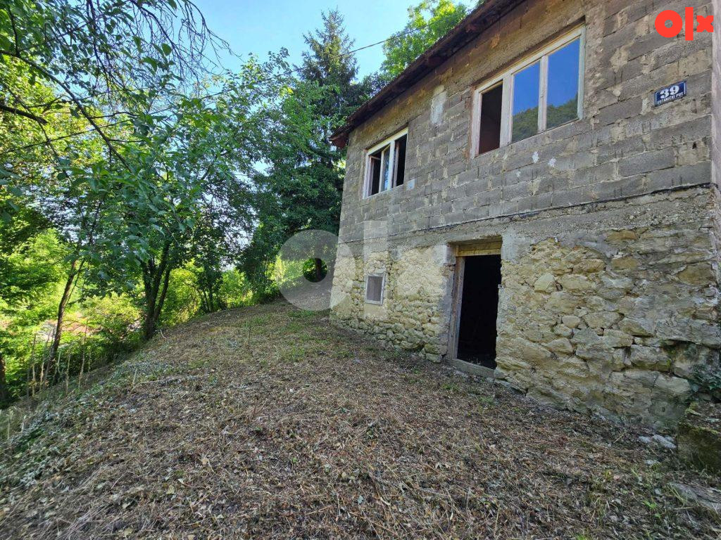 Plac sa starijom kućom u Potoku sa divnim pogledom 8