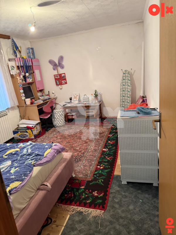 Kuća u Binježevu sa dva stana, garažom i terasama 14